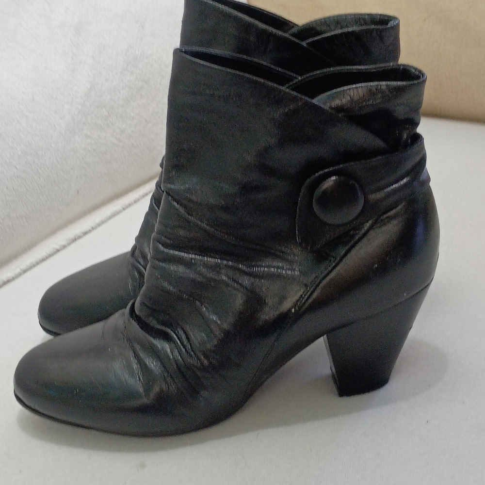 Miz Mooz Black Leather Folded Cuff Ankle Booties